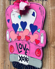 Load image into Gallery viewer, Valentine door hanger, valentine's front door decor, valentines gift, valentines door, Housewarming gift, valentine gift, valentines decor