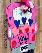 Load image into Gallery viewer, Valentine door hanger, valentine's front door decor, valentines gift, valentines door, Housewarming gift, valentine gift, valentines decor