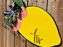Load image into Gallery viewer, Spring door hanger, lemon door hanger, lemon decor
